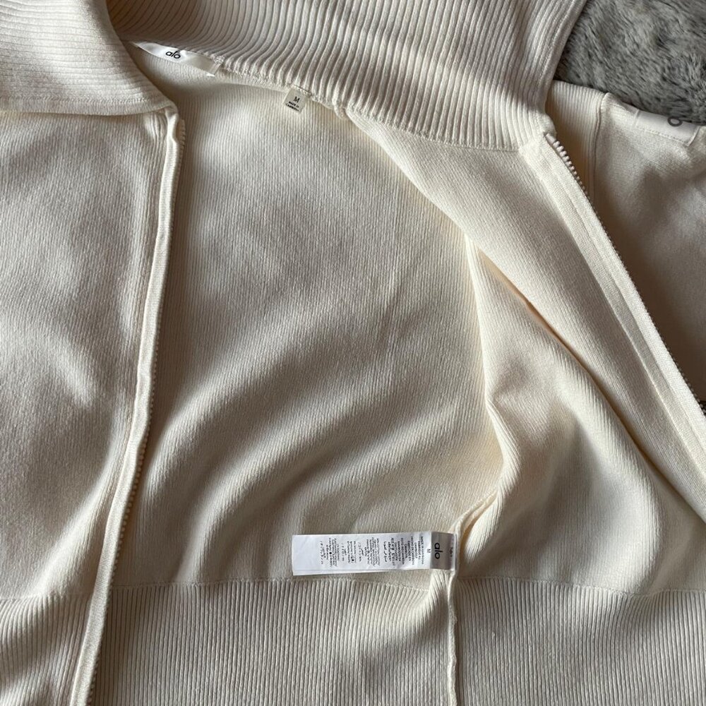 NWT Alo Scholar Knit Cropped Full zip jacket ivory - Picture 8 of 8